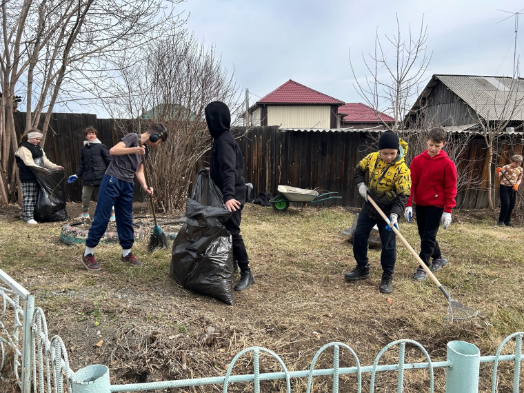 Весенний общешкольный субботник.